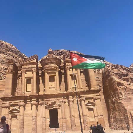 Ad Deir Guesthouse Wadi Musa Exterior foto